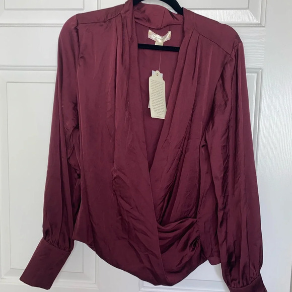 Band Of Gypsies Burgundy Long Sleeve V Neck Top - Picture 4 of 5
